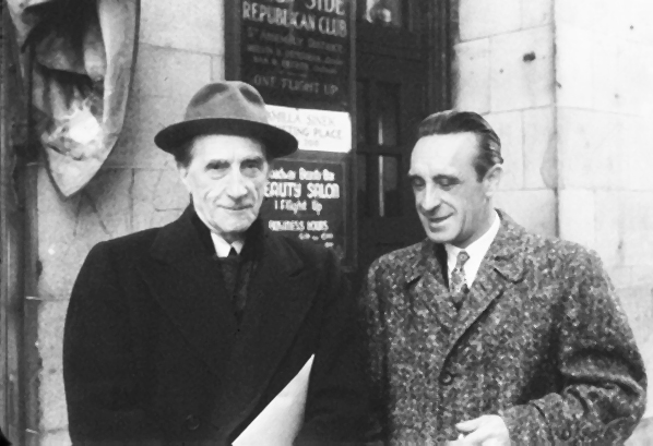 Marcel Duchamp e Eugenio Granell nunha rúa de Nova York, 1960.